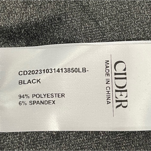 Cider Velvet Sweetheart Black Floral Lace Top - Picture 7 of 15